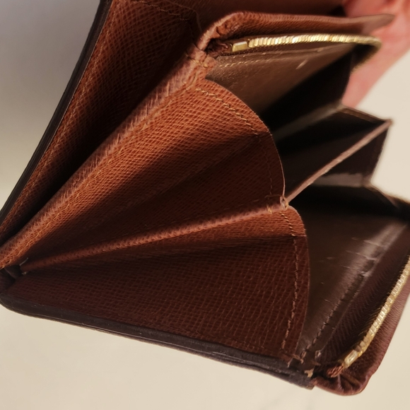 Louis Vuitton Monogram Wallet With COA - Picture 9 of 15